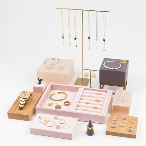 Chaînes pour la création de bijoux : outils essentiels pour les designers créatifs