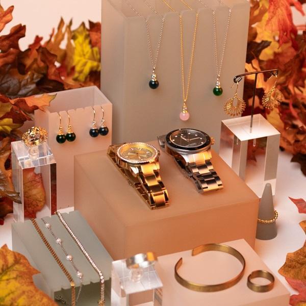 Comment nettoyer de nouveaux bijoux : conseils et méthodes d’experts