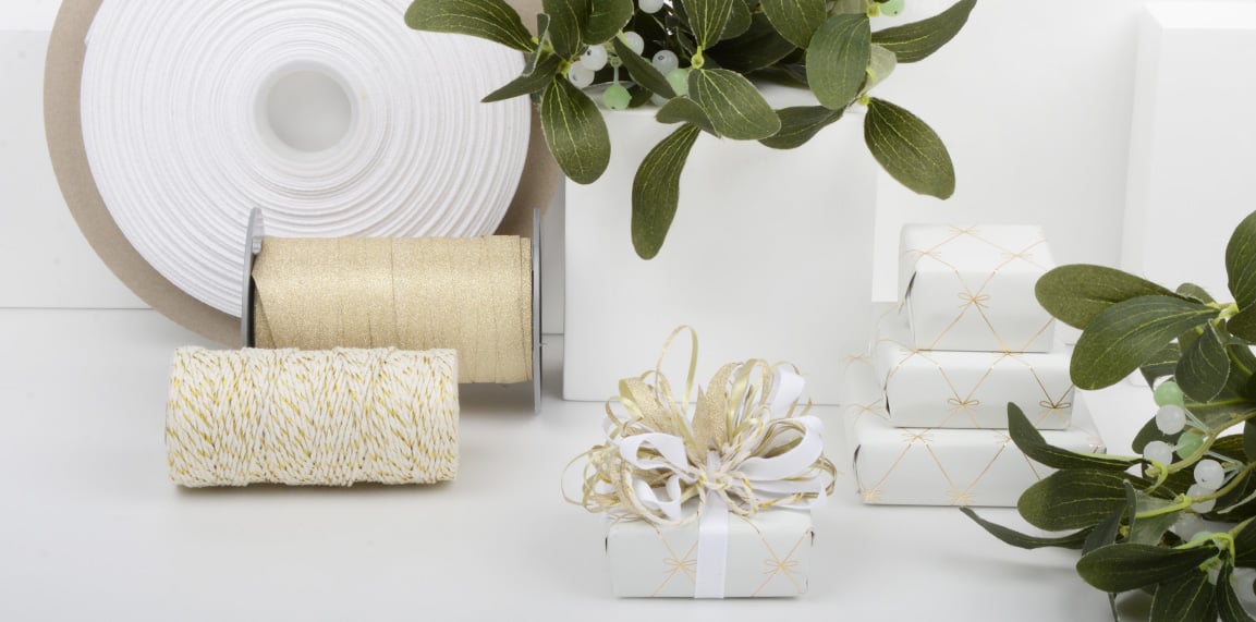 AW22 Christmas - White (1)