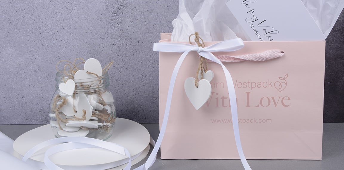 SS23 Valentine - Carrier bag (1)
